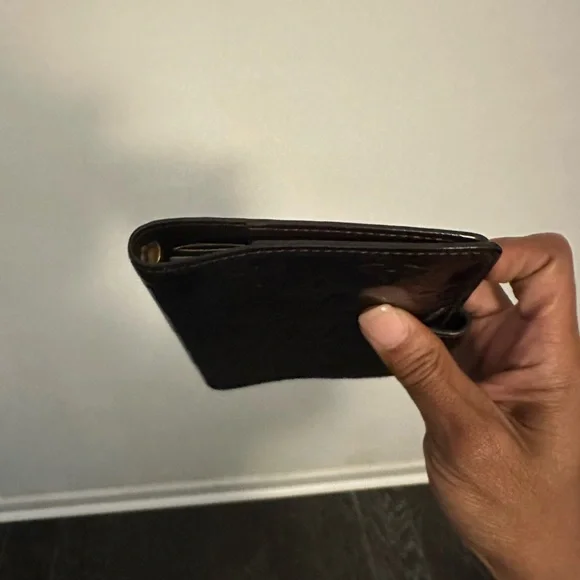 Louis Vuitton Glossy Black Monogram Card Holder - Picture 4 of 9